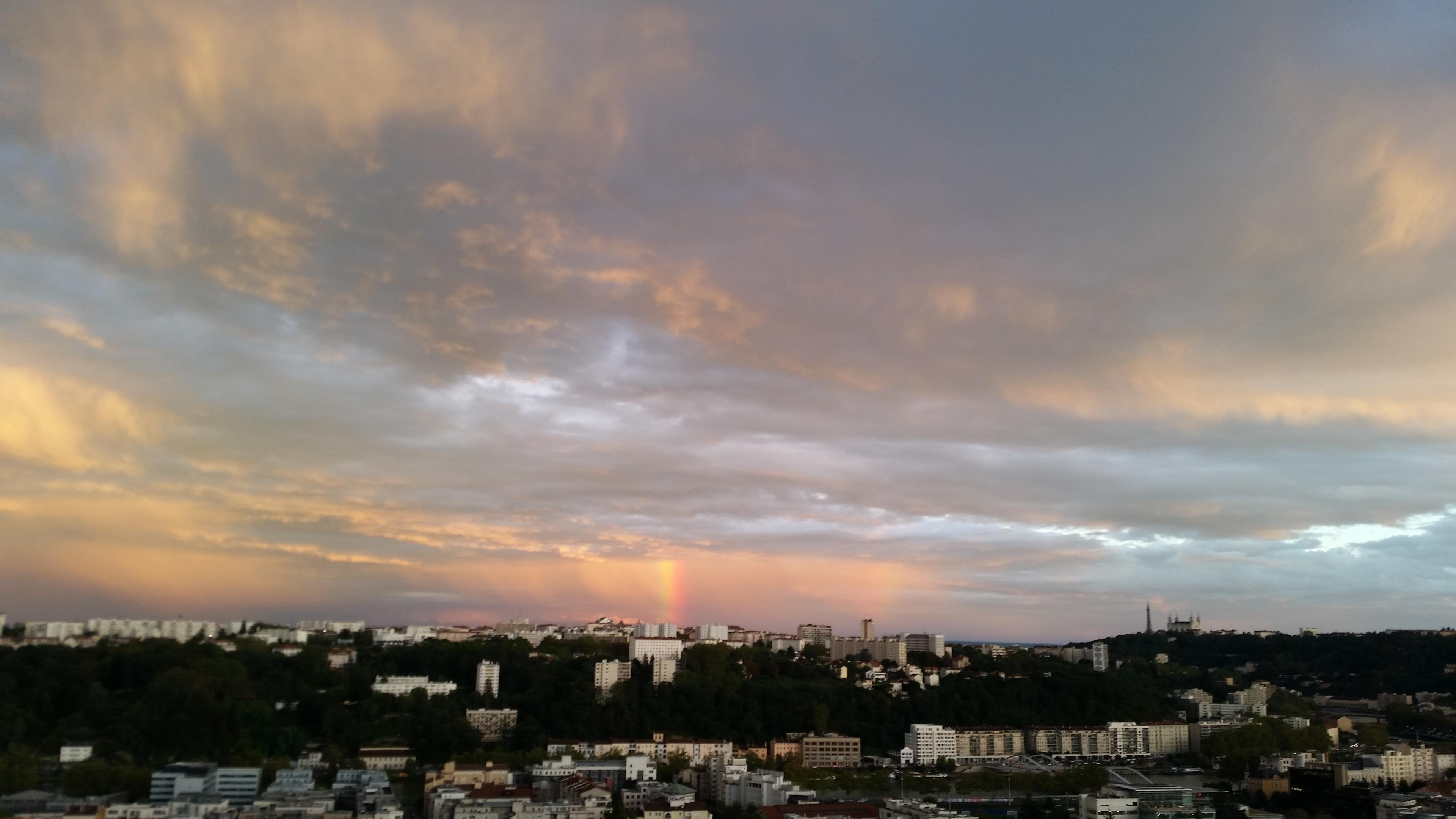 Ciel magnifique Lyon côté Fourvière 19h25